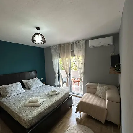 Albanian Oasis Αργυρόκαστρο