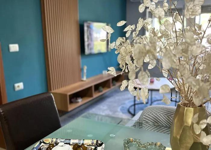 Albanian Oasis Daire *